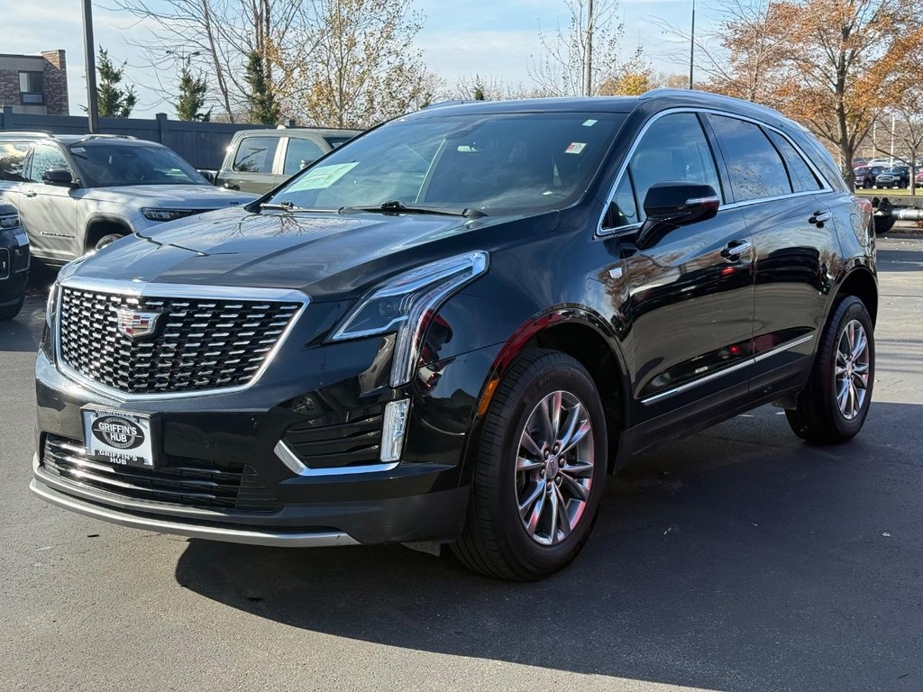 Cadillac XT5 Vehicle Full-screen Gallery Image 09