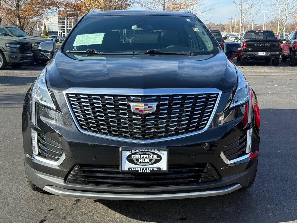 Cadillac XT5 Vehicle Full-screen Gallery Image 10