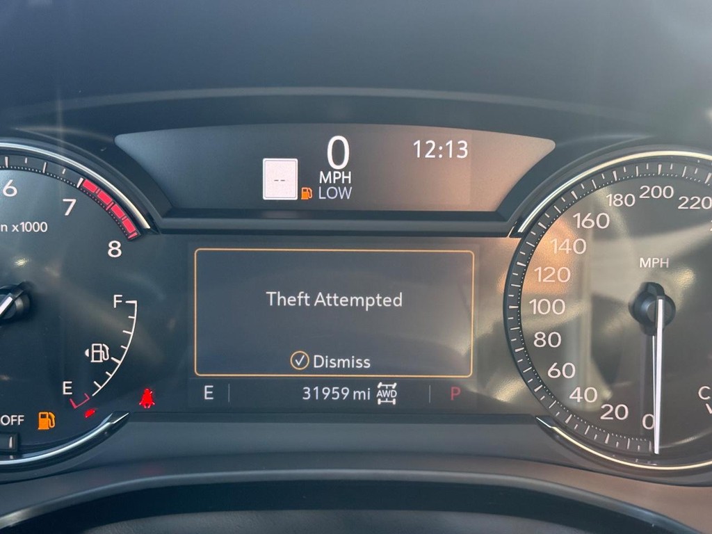 Cadillac XT5 Vehicle Full-screen Gallery Image 23