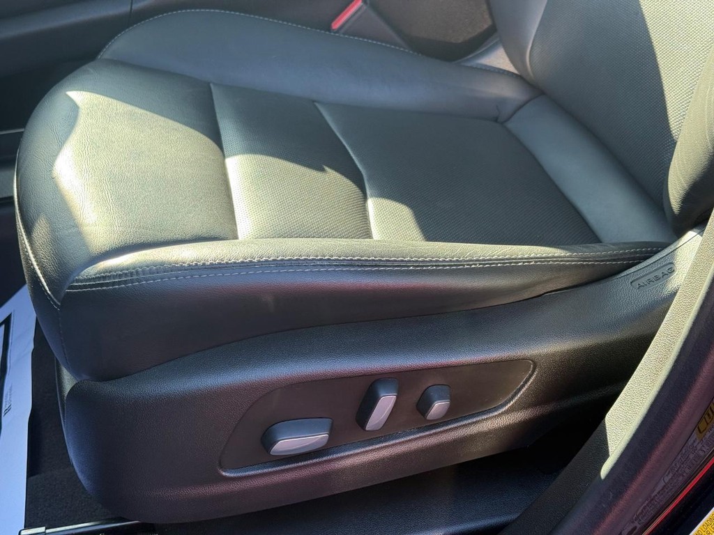 Cadillac XT5 Vehicle Full-screen Gallery Image 25