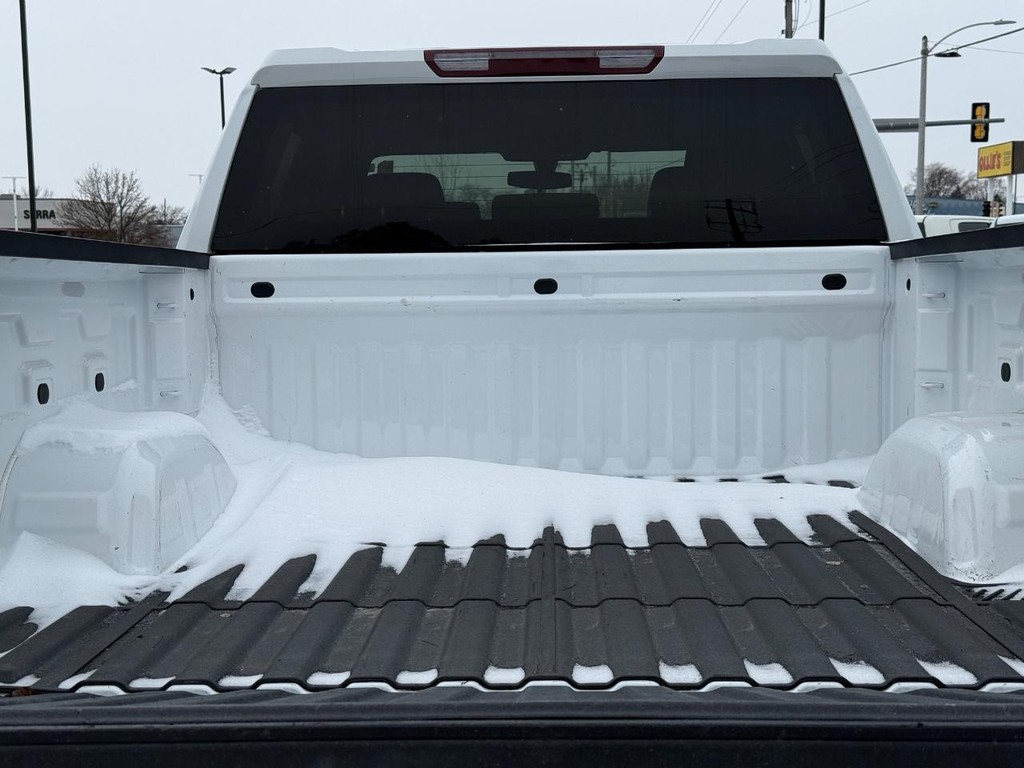 Chevrolet Silverado 1500 Vehicle Full-screen Gallery Image 05