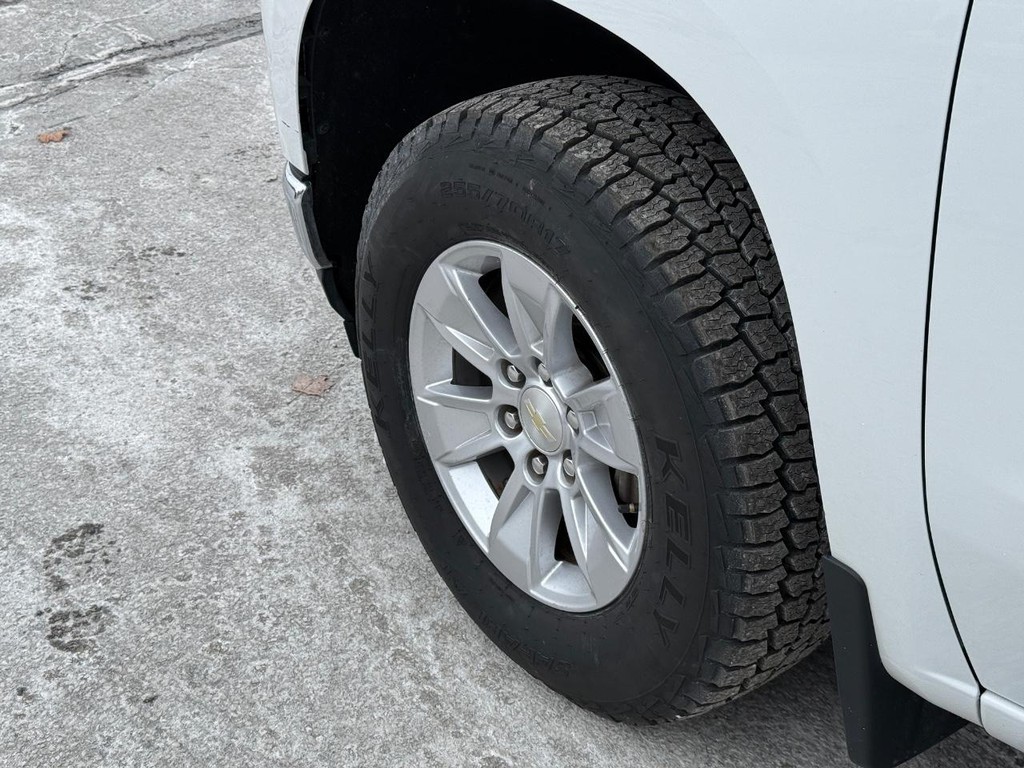 Chevrolet Silverado 1500 Vehicle Full-screen Gallery Image 11