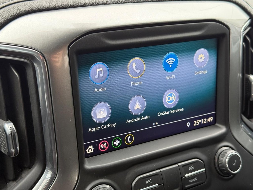 Chevrolet Silverado 1500 Vehicle Full-screen Gallery Image 17