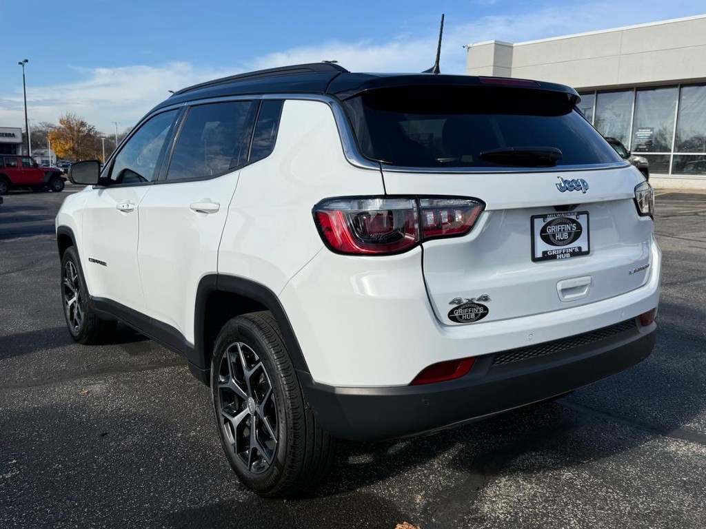 Jeep Compass Vehicle Full-screen Gallery Image 03