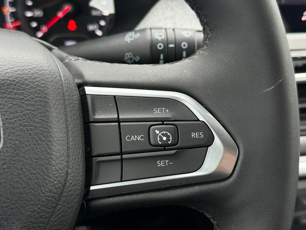 Jeep Compass Vehicle Full-screen Gallery Image 15