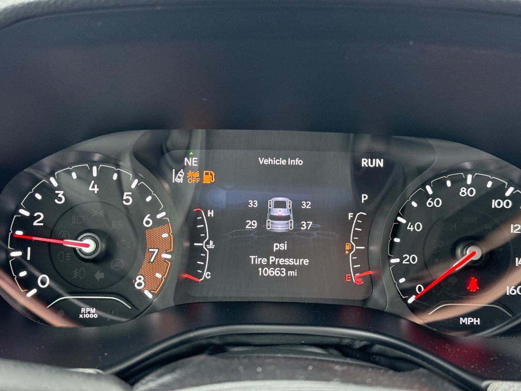 Jeep Compass Vehicle Full-screen Gallery Image 16