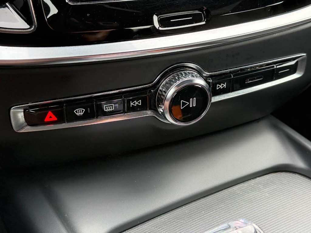 Volvo S60 Vehicle Full-screen Gallery Image 22