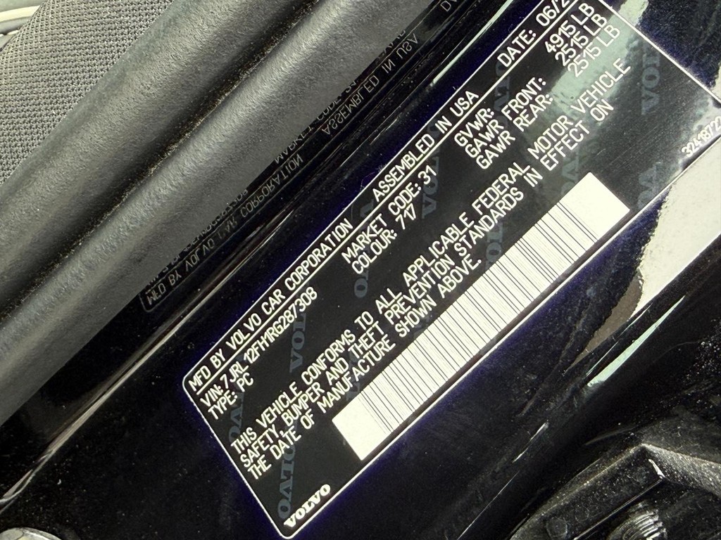 Volvo S60 Vehicle Full-screen Gallery Image 24