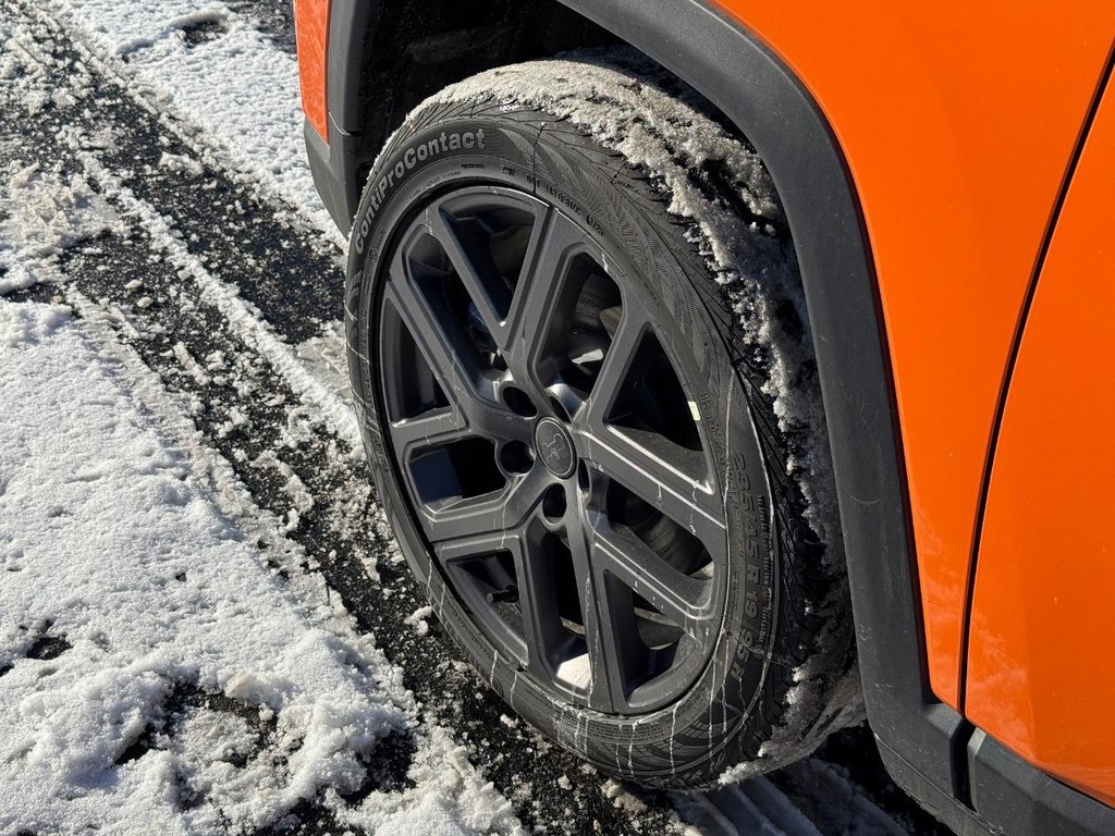 Jeep Compass Vehicle Full-screen Gallery Image 11
