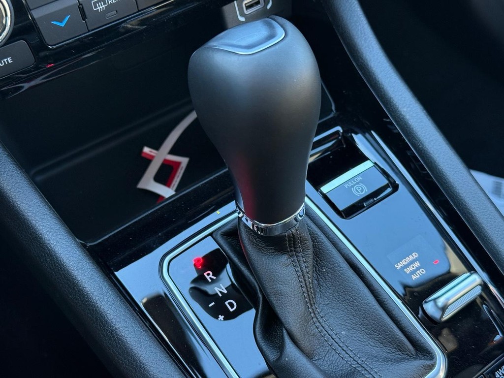 Jeep Compass Vehicle Full-screen Gallery Image 20