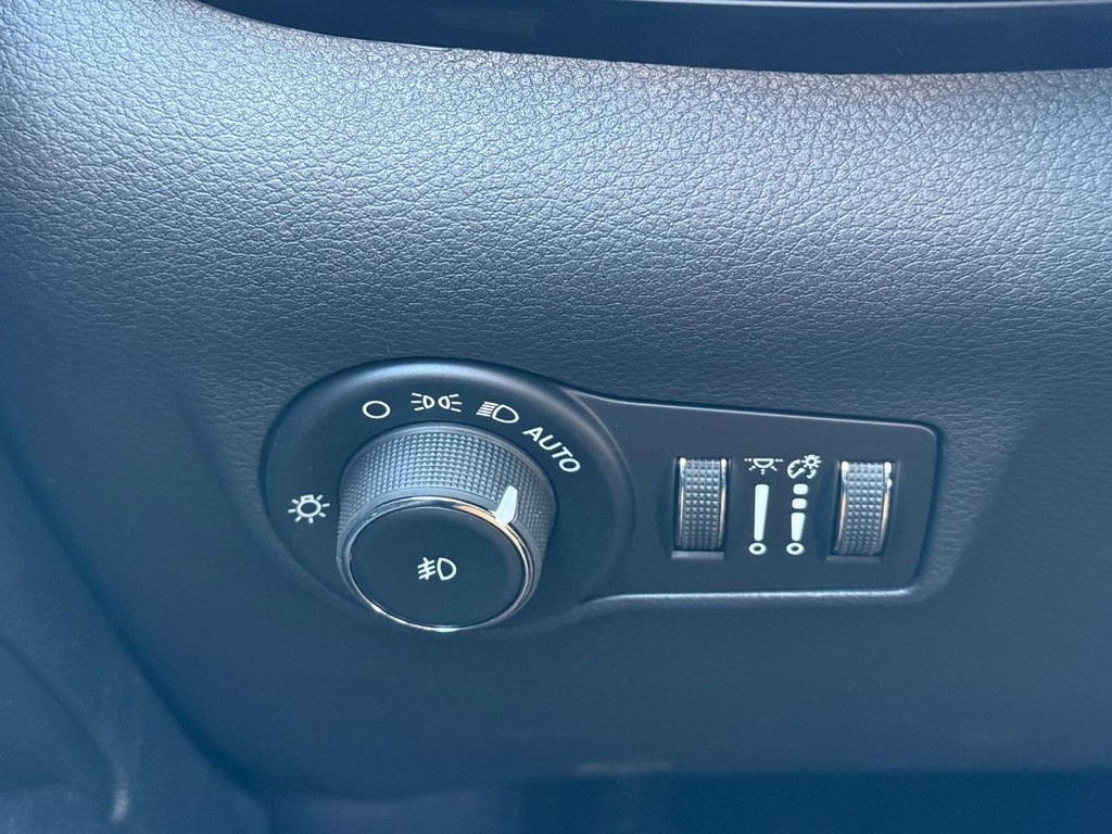 Jeep Compass Vehicle Full-screen Gallery Image 22