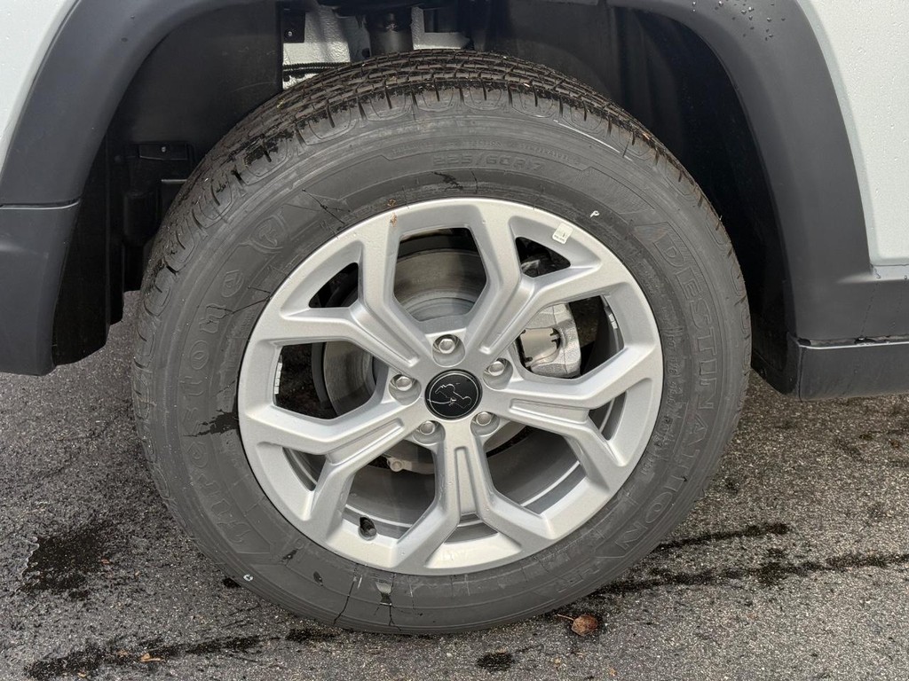 Jeep Compass Vehicle Full-screen Gallery Image 05