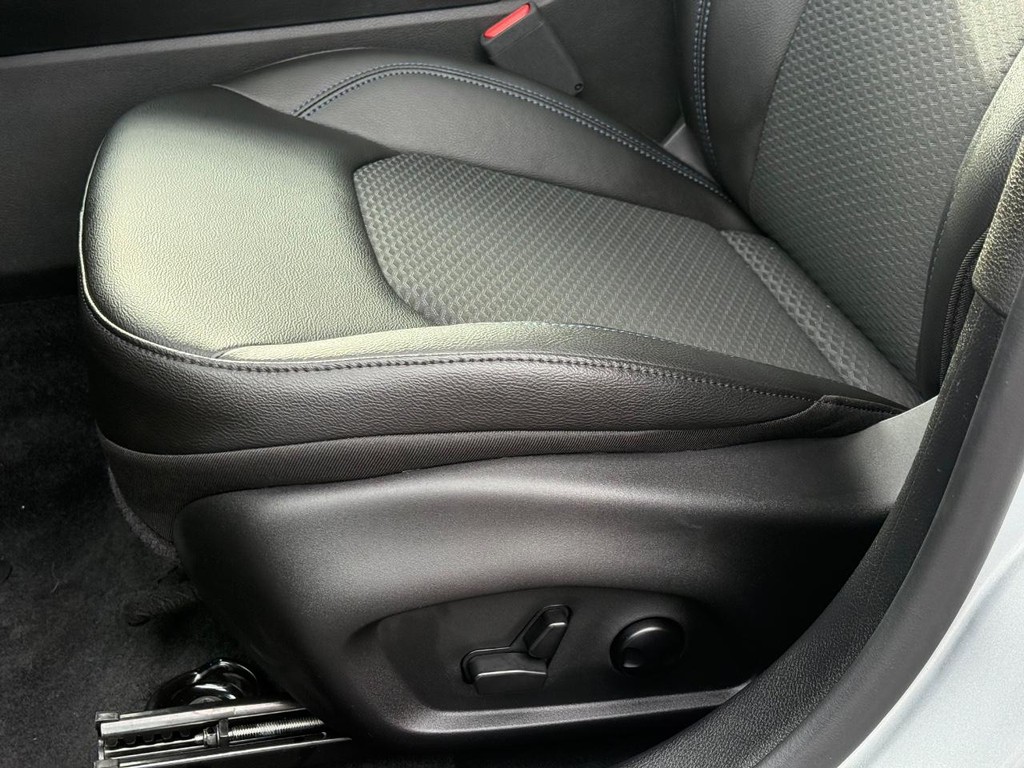 Jeep Compass Vehicle Full-screen Gallery Image 20