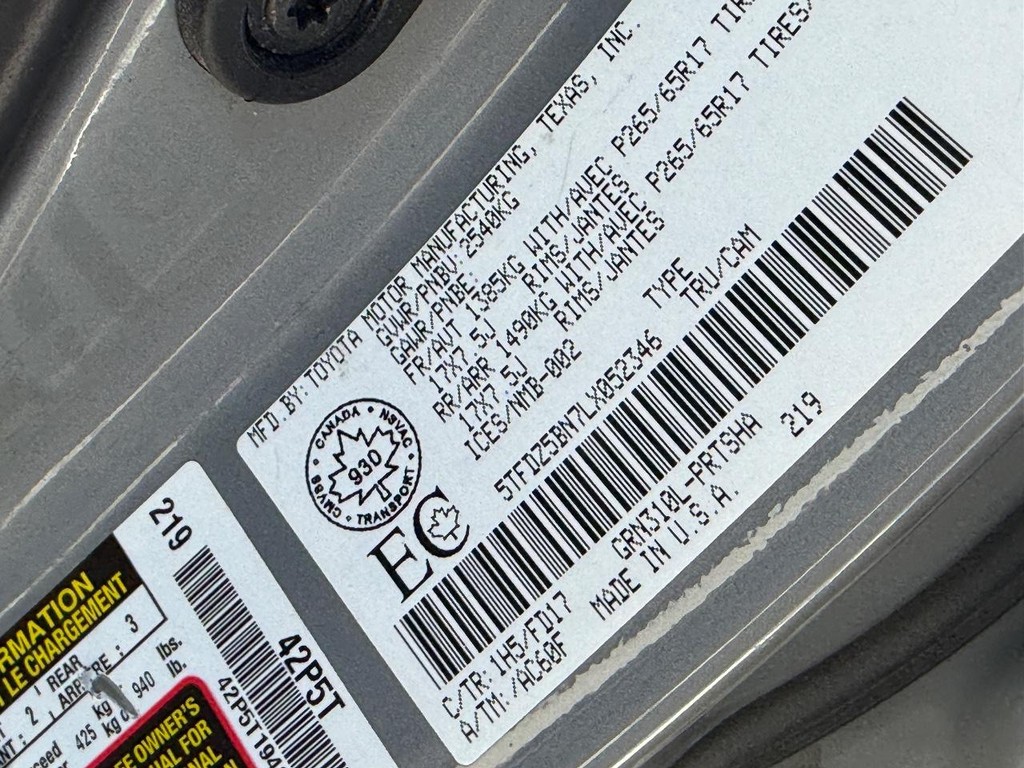 Toyota Tacoma 4WD Vehicle Full-screen Gallery Image 22