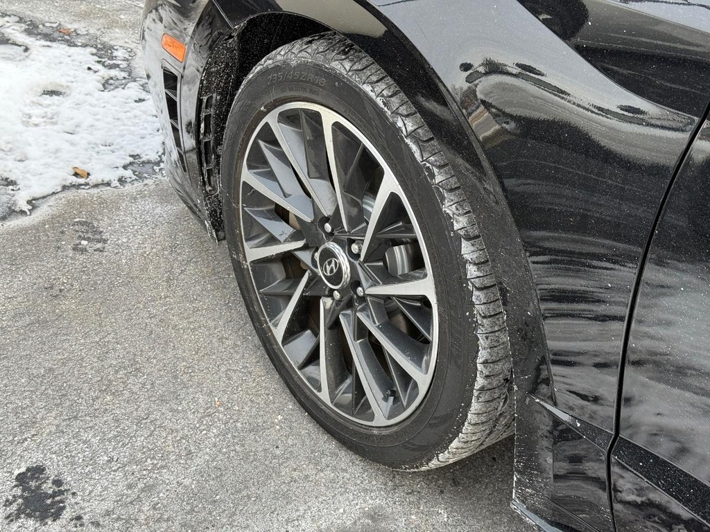 Hyundai Sonata Vehicle Full-screen Gallery Image 11