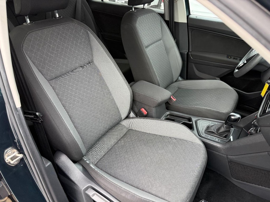 Volkswagen Tiguan Vehicle Full-screen Gallery Image 07