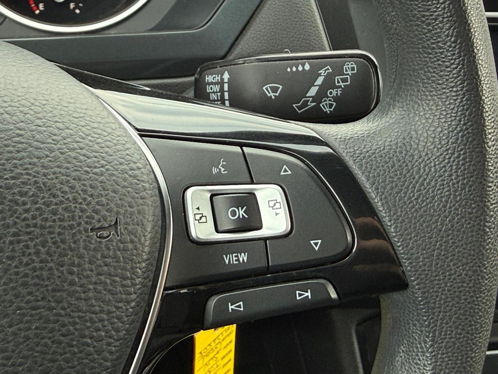 Volkswagen Tiguan Vehicle Full-screen Gallery Image 15