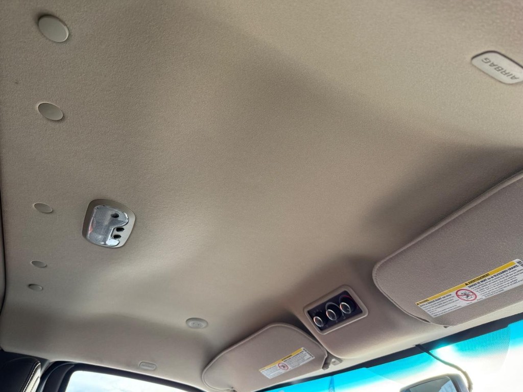 Chevrolet Express Passenger Vehicle Full-screen Gallery Image 09