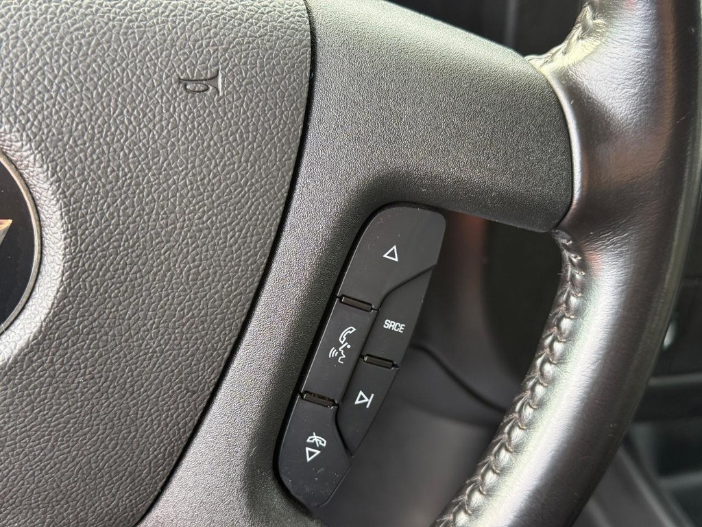 Chevrolet Express Passenger Vehicle Full-screen Gallery Image 13