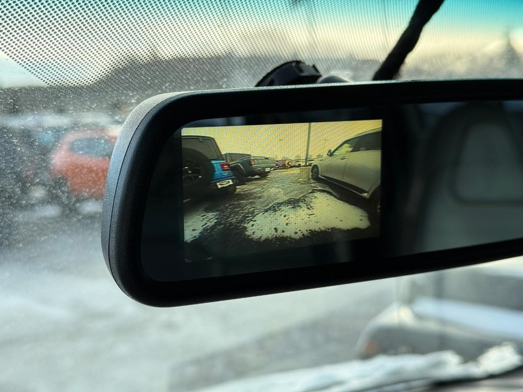 Chevrolet Express Passenger Vehicle Full-screen Gallery Image 18