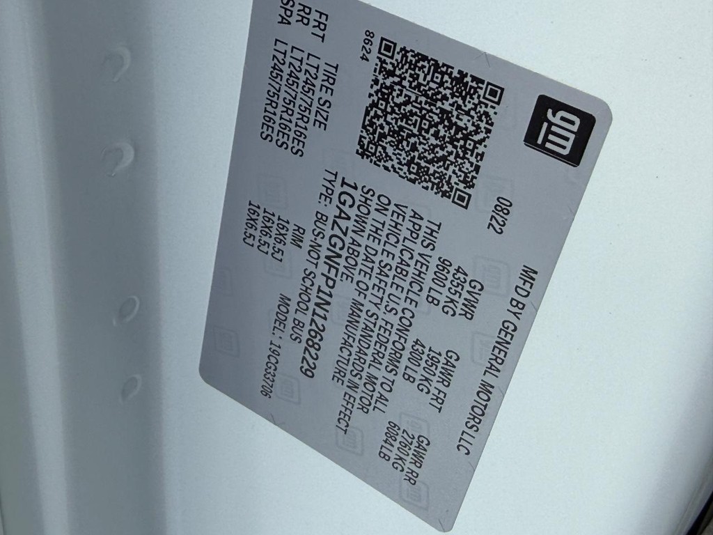 Chevrolet Express Passenger Vehicle Full-screen Gallery Image 19