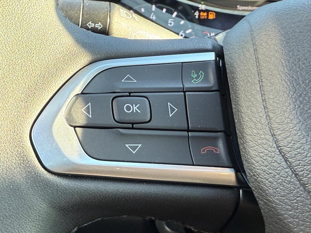 Jeep Compass Vehicle Full-screen Gallery Image 10