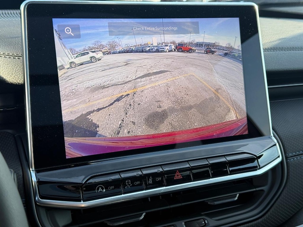 Jeep Compass Vehicle Full-screen Gallery Image 14