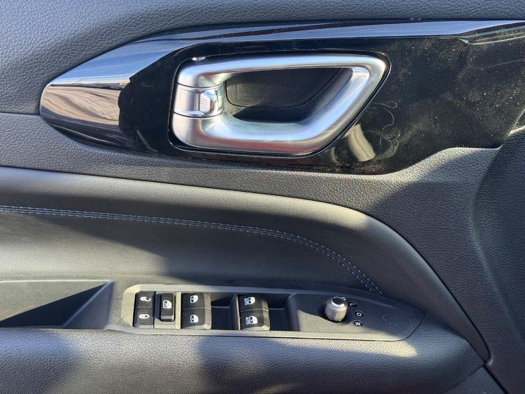 Jeep Compass Vehicle Full-screen Gallery Image 20