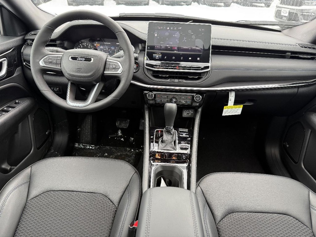 Jeep Compass Vehicle Full-screen Gallery Image 09