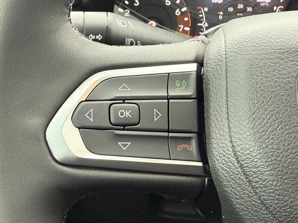 Jeep Compass Vehicle Full-screen Gallery Image 14