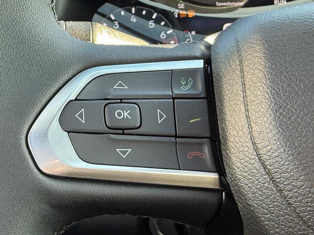 Jeep Compass Vehicle Full-screen Gallery Image 10