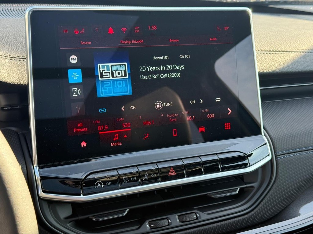 Jeep Compass Vehicle Full-screen Gallery Image 12