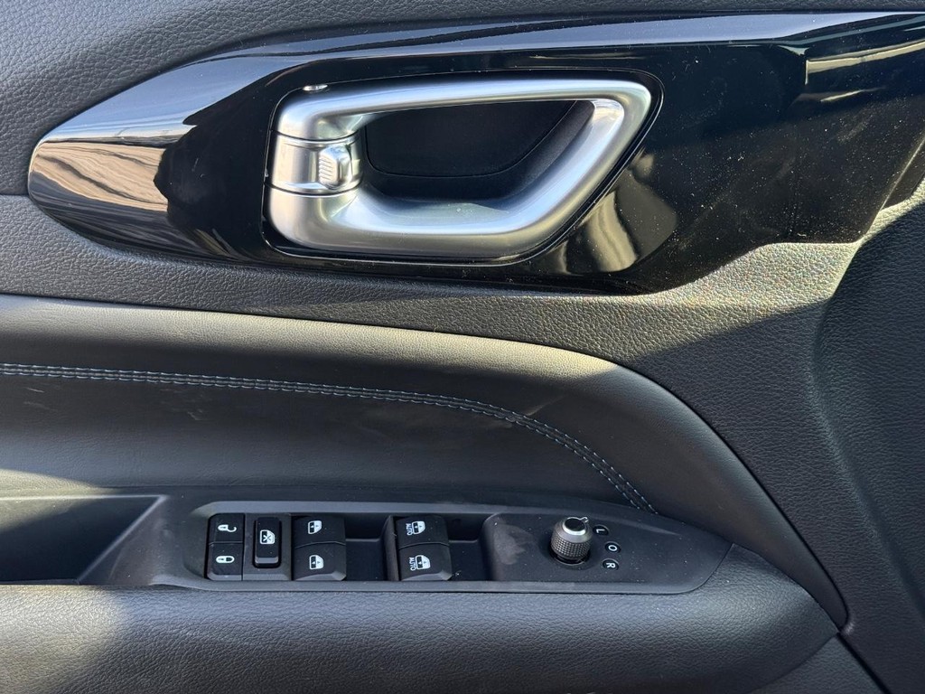 Jeep Compass Vehicle Full-screen Gallery Image 18