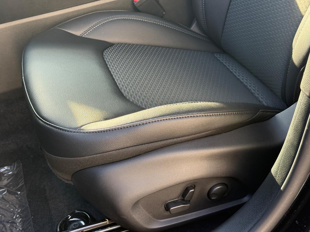 Jeep Compass Vehicle Full-screen Gallery Image 19