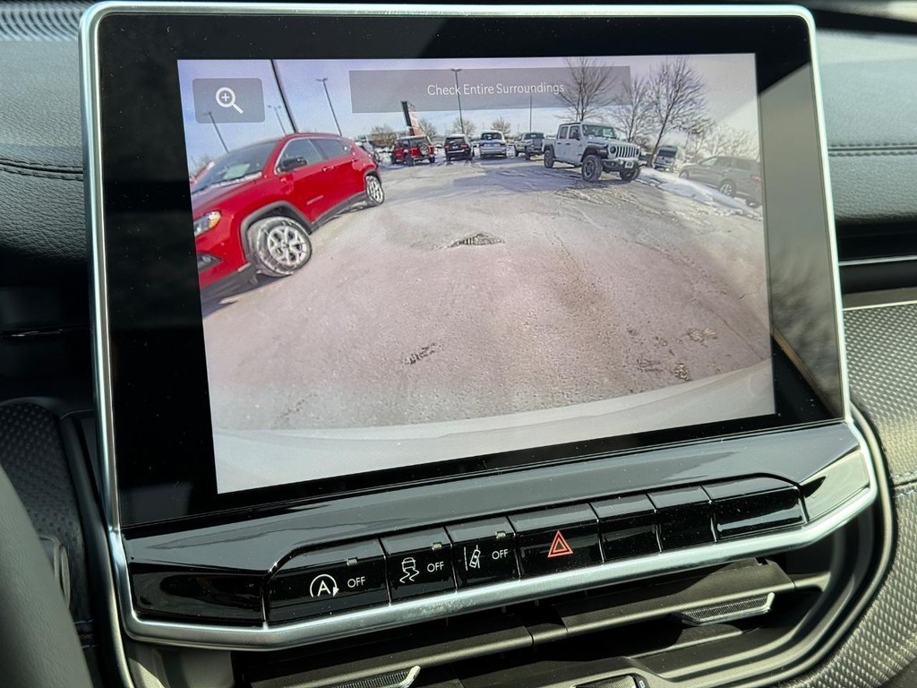 Jeep Compass Vehicle Full-screen Gallery Image 12