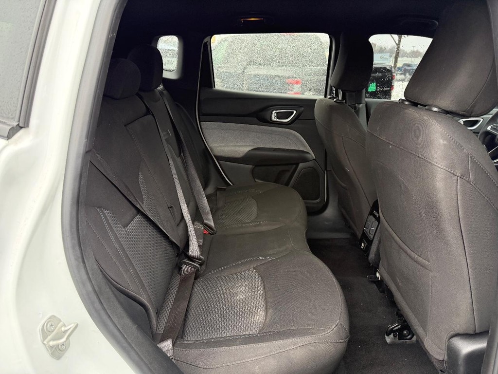 Jeep Compass Vehicle Full-screen Gallery Image 07