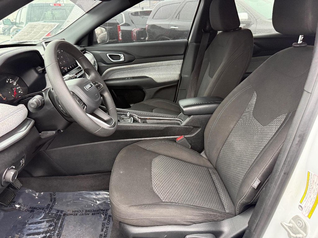 Jeep Compass Vehicle Full-screen Gallery Image 08