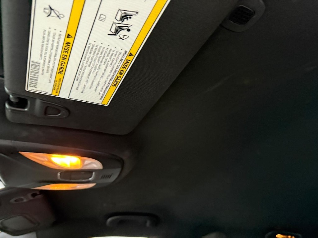 Jeep Compass Vehicle Full-screen Gallery Image 11