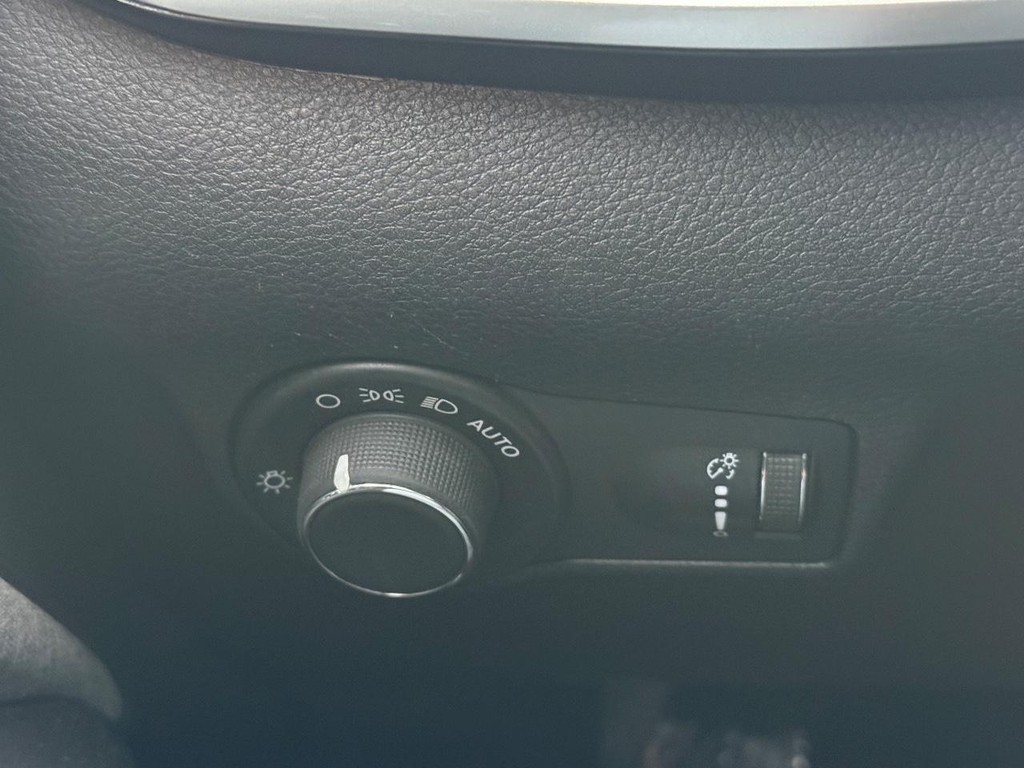 Jeep Compass Vehicle Full-screen Gallery Image 21