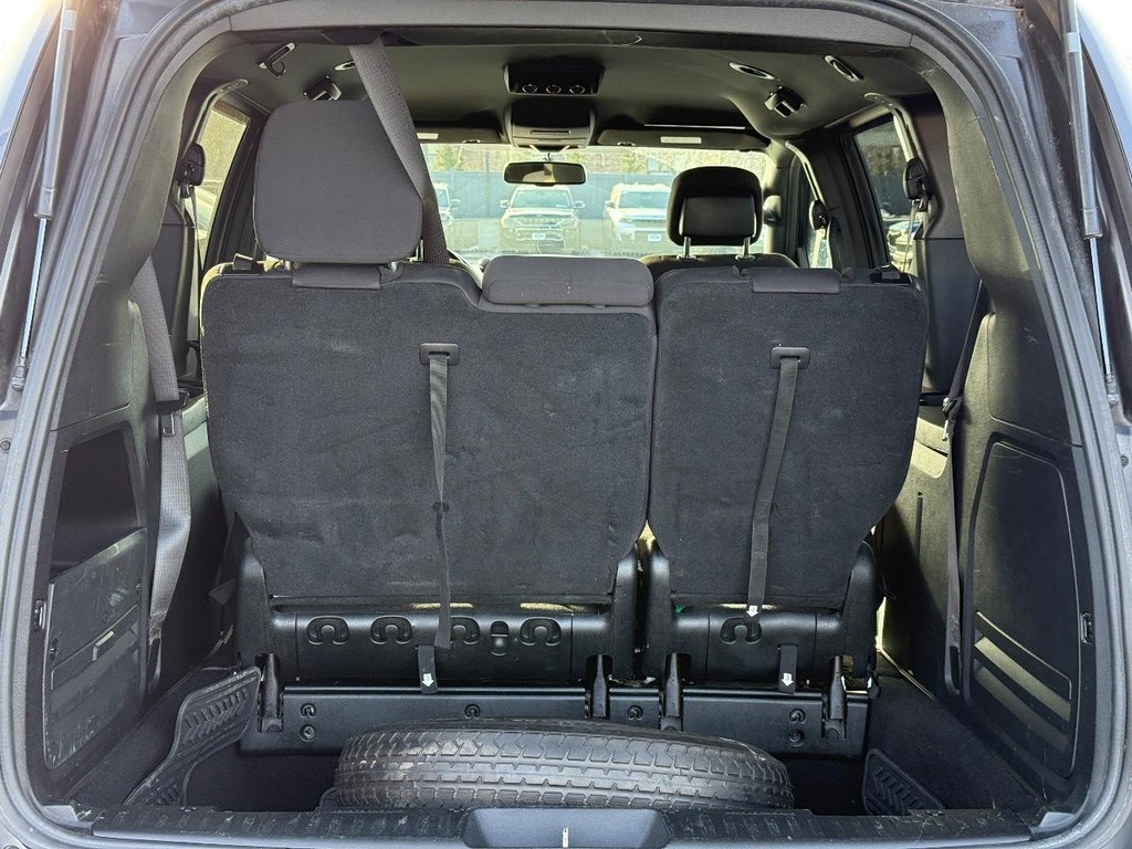 Dodge Grand Caravan Vehicle Full-screen Gallery Image 05