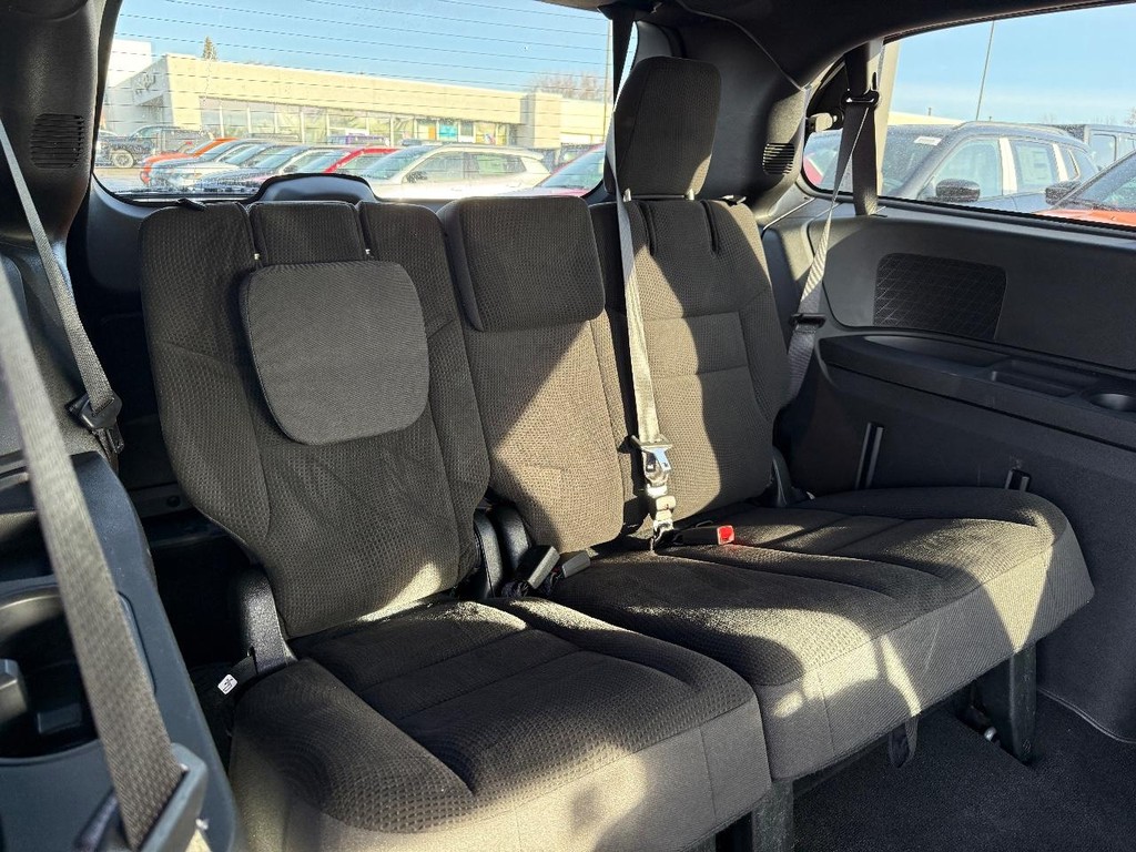 Dodge Grand Caravan Vehicle Full-screen Gallery Image 07