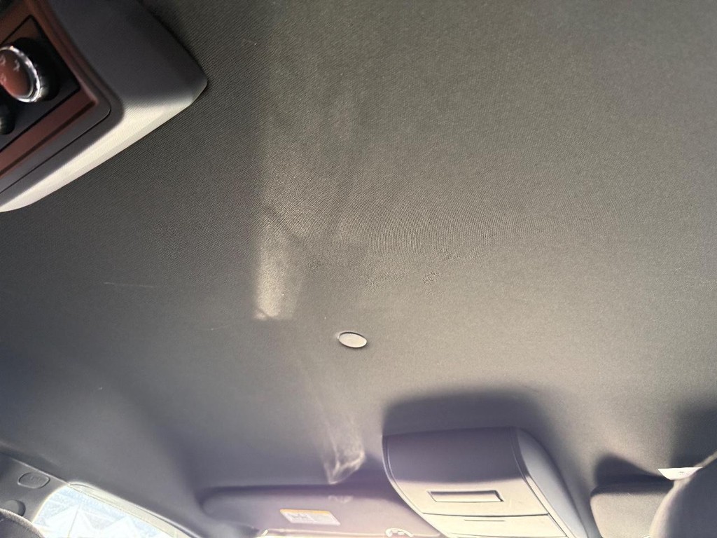 Dodge Grand Caravan Vehicle Full-screen Gallery Image 09