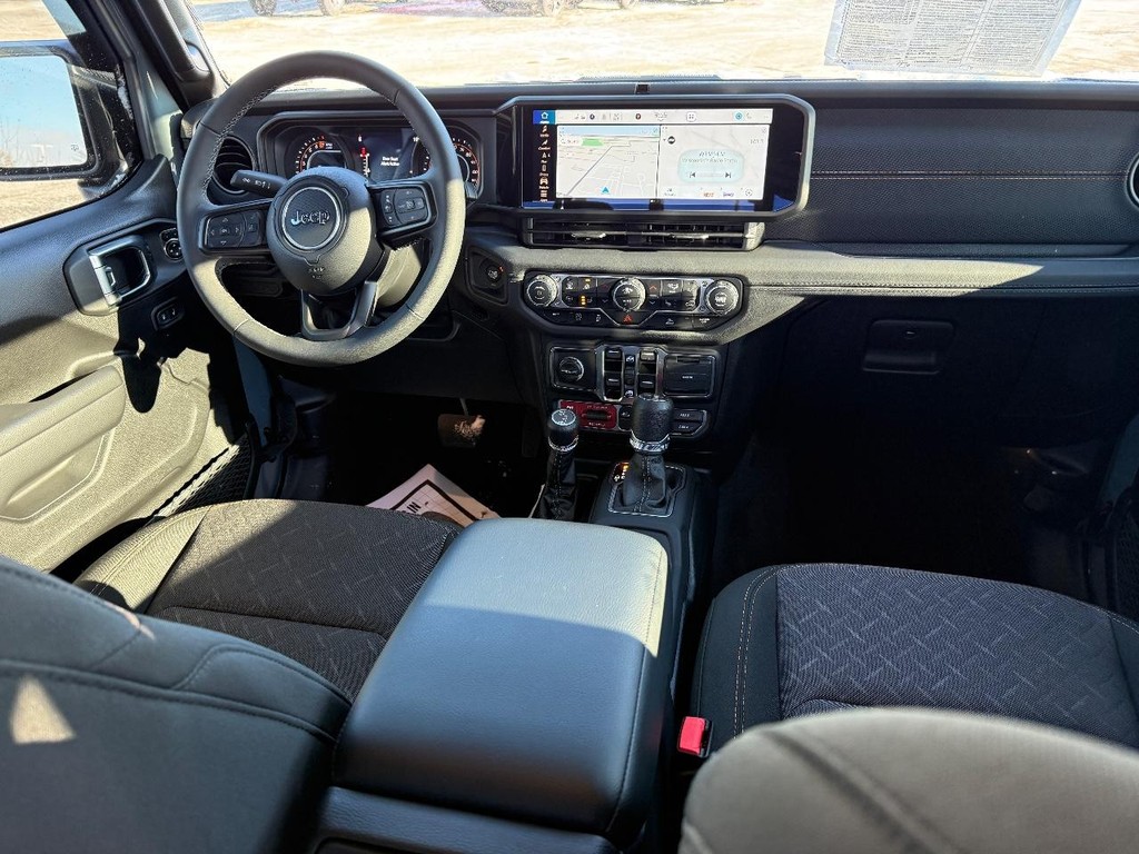 Jeep Gladiator Vehicle Full-screen Gallery Image 07