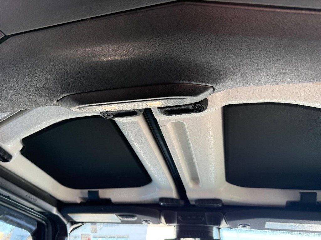 Jeep Gladiator Vehicle Full-screen Gallery Image 08