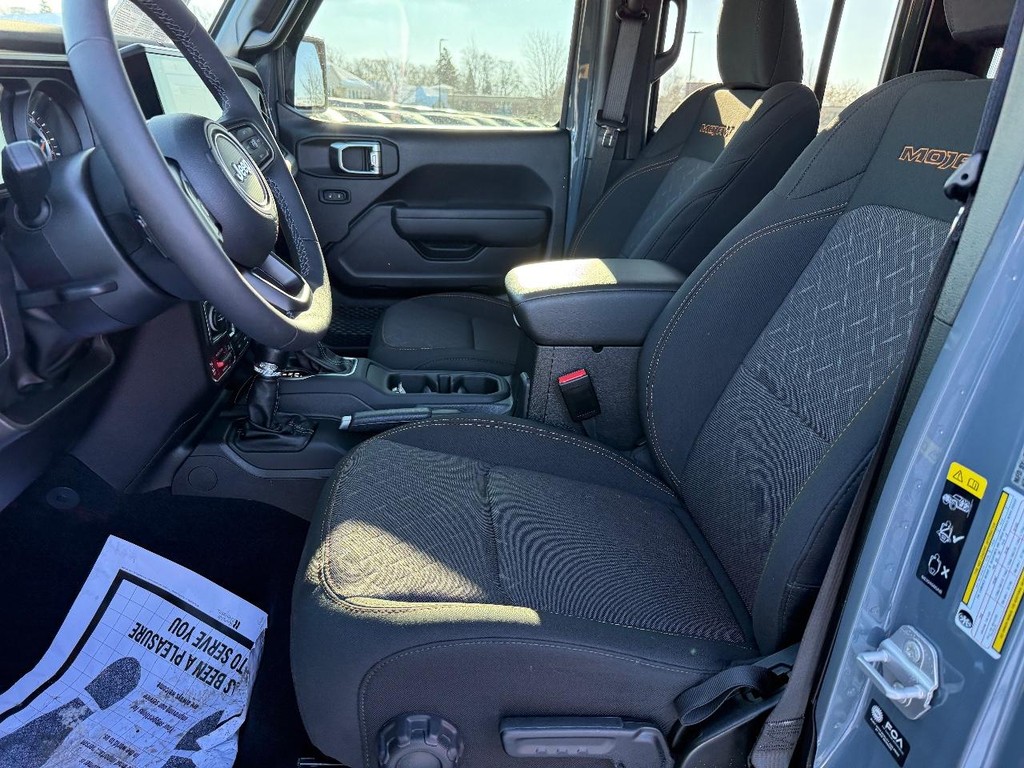 Jeep Gladiator Vehicle Full-screen Gallery Image 09