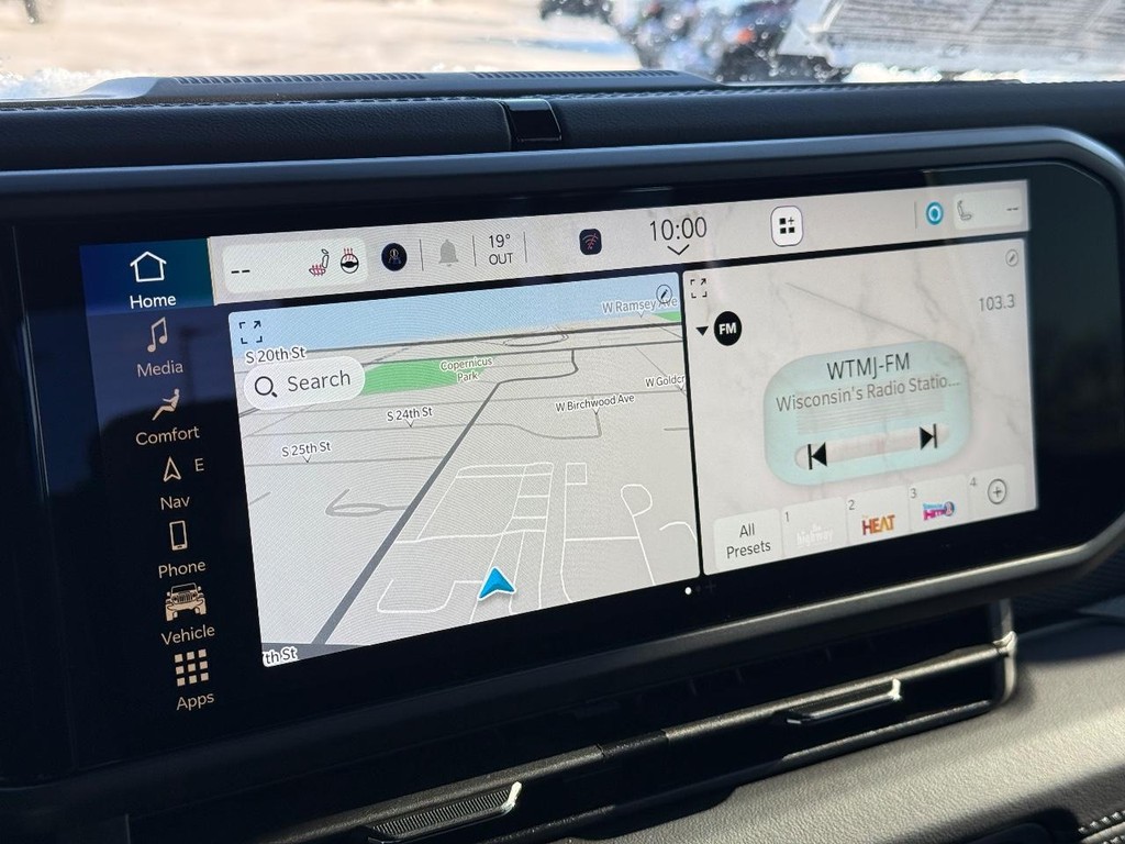 Jeep Gladiator Vehicle Full-screen Gallery Image 15