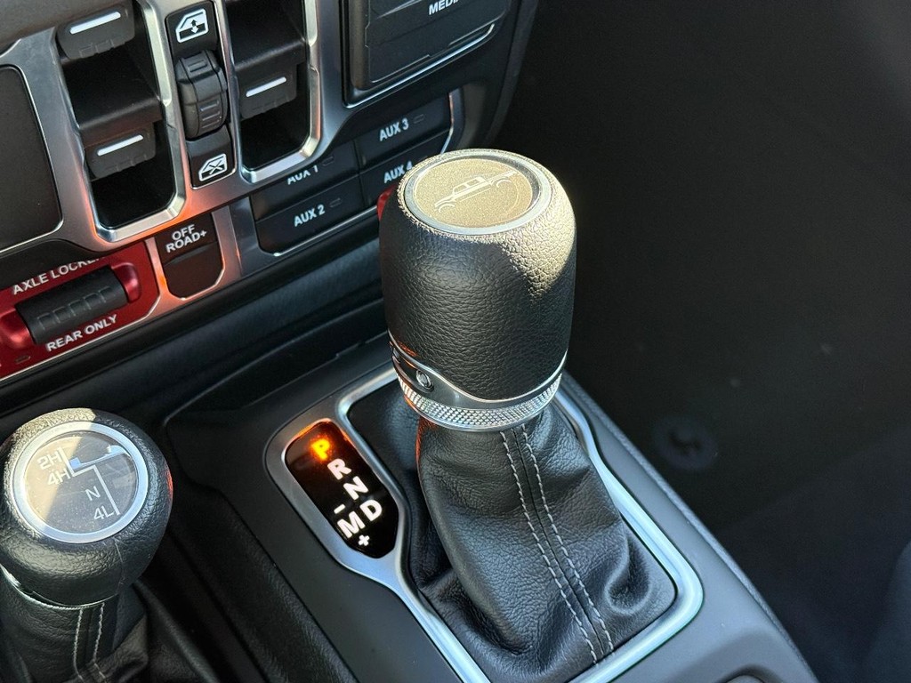 Jeep Gladiator Vehicle Full-screen Gallery Image 17