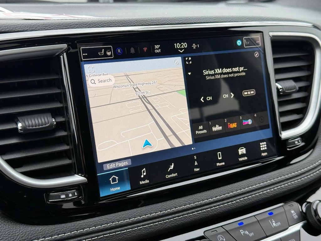 Chrysler Pacifica Vehicle Full-screen Gallery Image 18