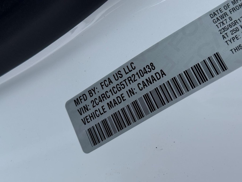 Chrysler Voyager Vehicle Full-screen Gallery Image 25