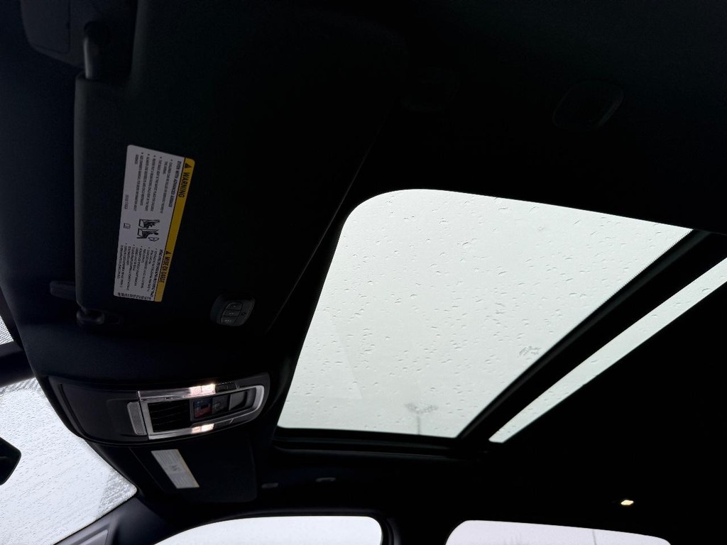 Ram 1500 Vehicle Full-screen Gallery Image 14